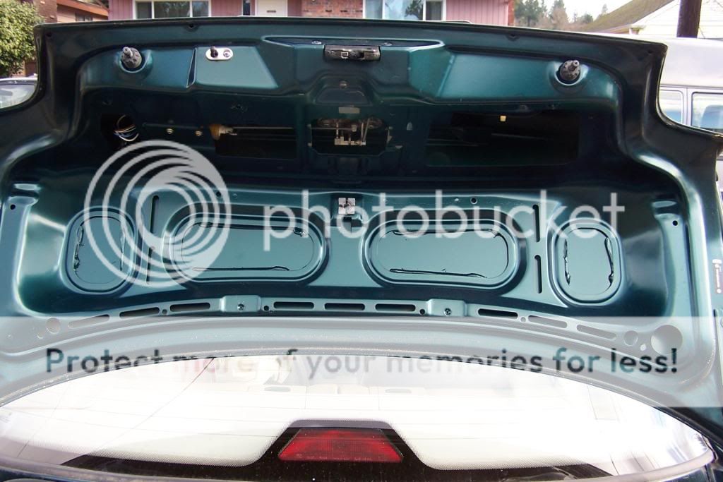 e36 trunk stuck shut